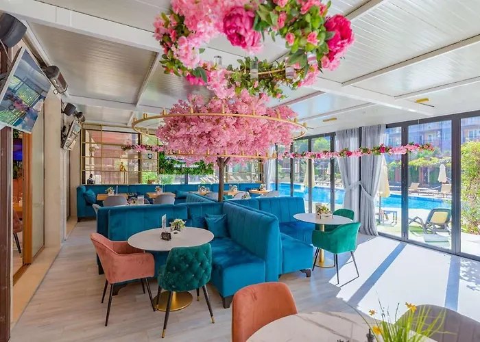 Harmony Jungle - Family Friendly Complex מלון דירות סאני ביץ'