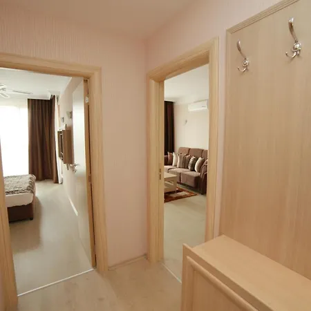 Lägenhetshotell Harmony Jungle - Family Friendly Complex Slăntjev Brjag